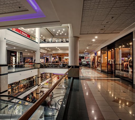 InetTvDigital's tweet photo. Alcalde Gervoy Paredes: “Es irresponsable abrir el #Mall con el peak por #Coronavirus. Más de 30 mil afectados en Chile. Ya tenemos suficiente comercio ambulante en Varas que se ha triplicado, con concentraciones de gente de otras ciudades”. #PuertoMontt #COVIDー19  #Pasmar https://t.co/UwSnrDpNp8