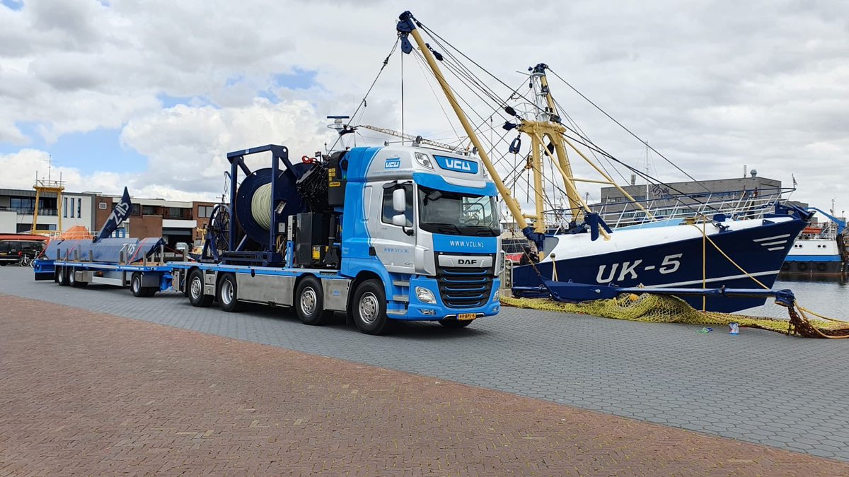 AlbertVCU's tweet photo. Nieuwe truck voor onze Leden en klanten vandaag in gebruik genomen met dank aan #HSE #GSMeppel #SentWaninge #VDA #DAF #Palfinger #Service https://t.co/S8QQwP0p2N