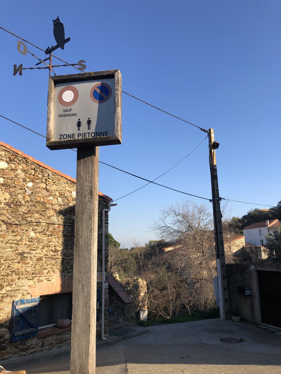 RicardMoren's tweet photo. @lindependant #hamlets research @UABBarcelona:
TORDÈRES commune #PyrénéesOrientales #RuralFrance:
159 inhabitants (INSEE2014) including 10 born abroad:
7 #immigrantWomen & 3 #immigrantMen
#RURALimmigration #RuralEUROPE #EU
#micropobles #Torderes #Roussillon
Info: https://t.co/DVknoan9Rk
📷2020 https://t.co/sFV7UHk4eO