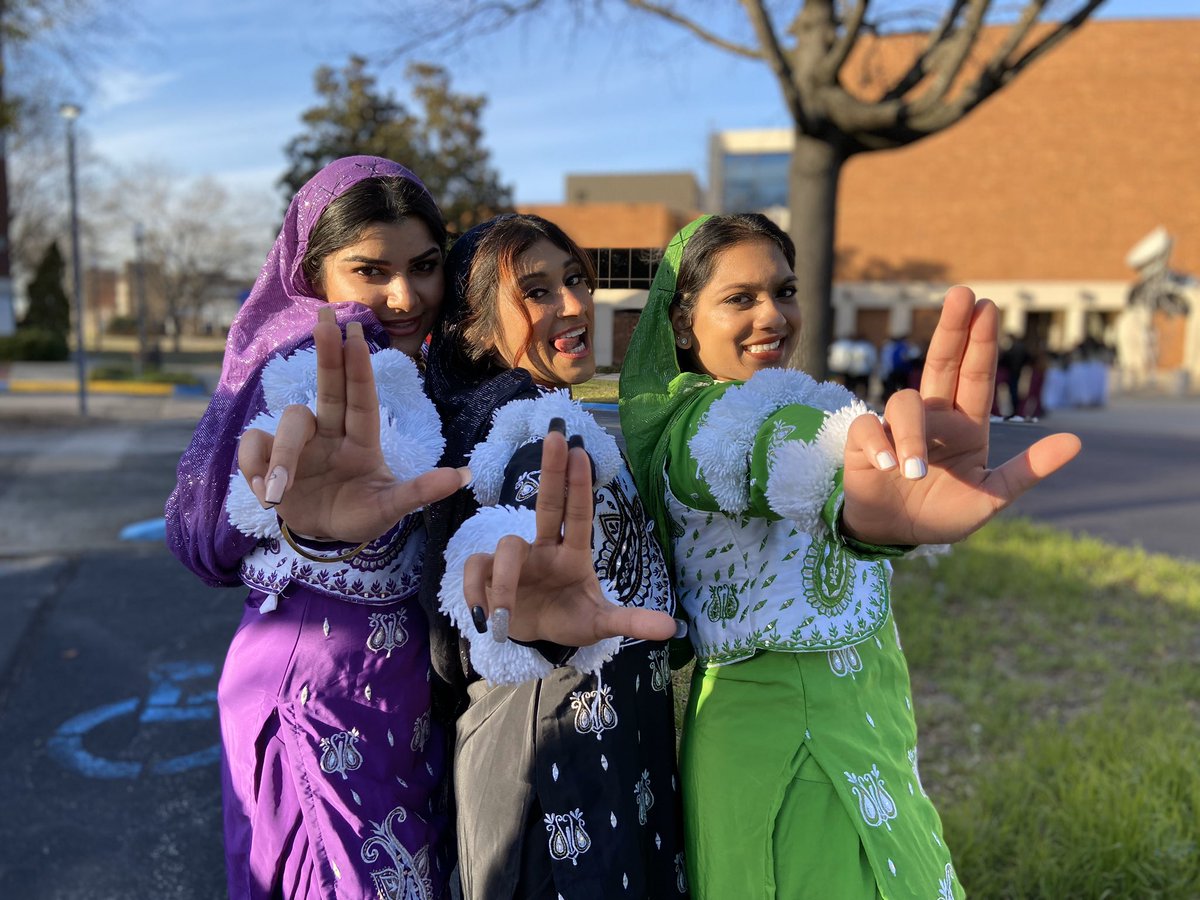CardinalBhangra's tweet photo. If you’re interested in joining our team,  private message us! We’re excited and ready to get the 20-21 season started 😤 even if it starts with Zoom meetings #QuarantineLife https://t.co/UYPWmCzc2s