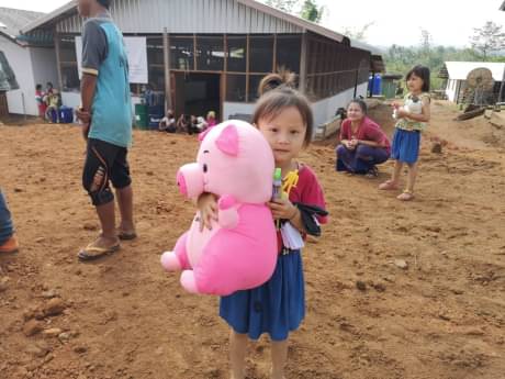 kD03gZ8zZQ777iw's tweet image. เด็กไปได้รับของแล้ว ขอให้มีความสุขนะค้าบตัวน้อย  พี่เบจิต้าไม่ได้ไปนะคะ #Finvershoppingthailand #finzshopz #mintshop #nickyshop #รับหิ้วไม่มีค่ามัดจำ #ไอทีไทยแลนด์ #โรงเรียนเบจิต้ามิวสิค