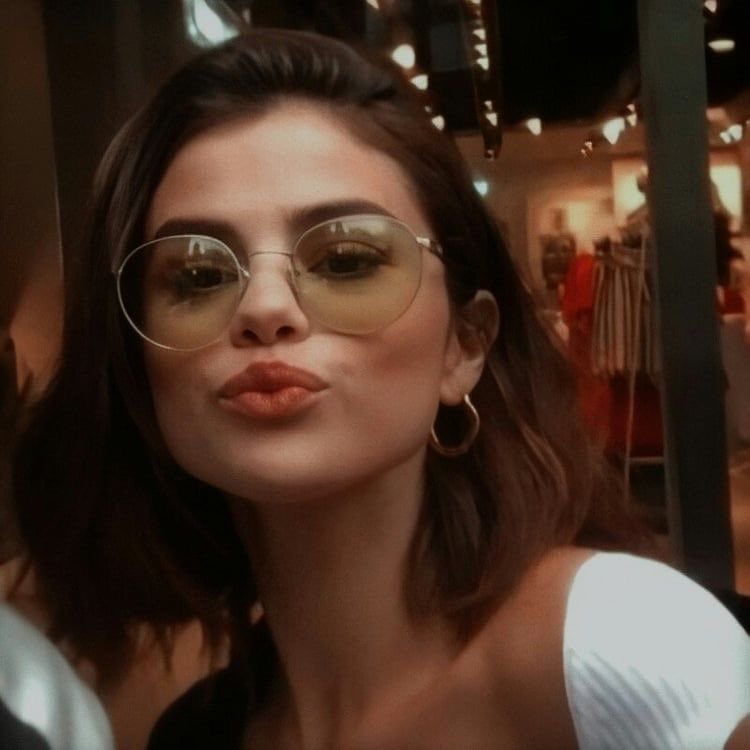 caIvinkIcin's tweet photo. Happy 4 years anniversary with this sweet creature🖤 thank you for staying this long, you’re my whole damn world🌎 @uwnicrown https://t.co/oNsJOYkzNJ