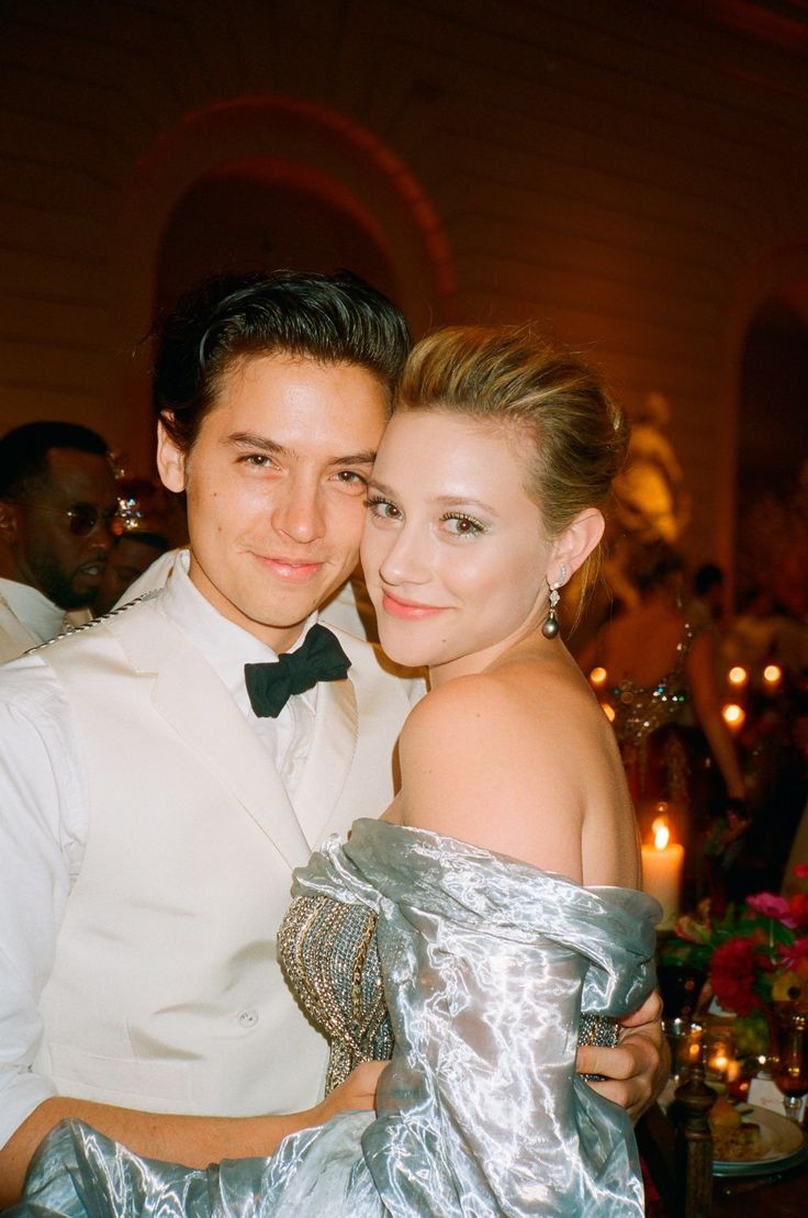 wttpadgoals's tweet photo. L &amp; C✨🧸
#riverdale #RiverdaleStreamingParty #colesprouse #LiliReinhart #jugheadjones #bettycooper #sprousehart #bughead https://t.co/iIZ5uqRsfl