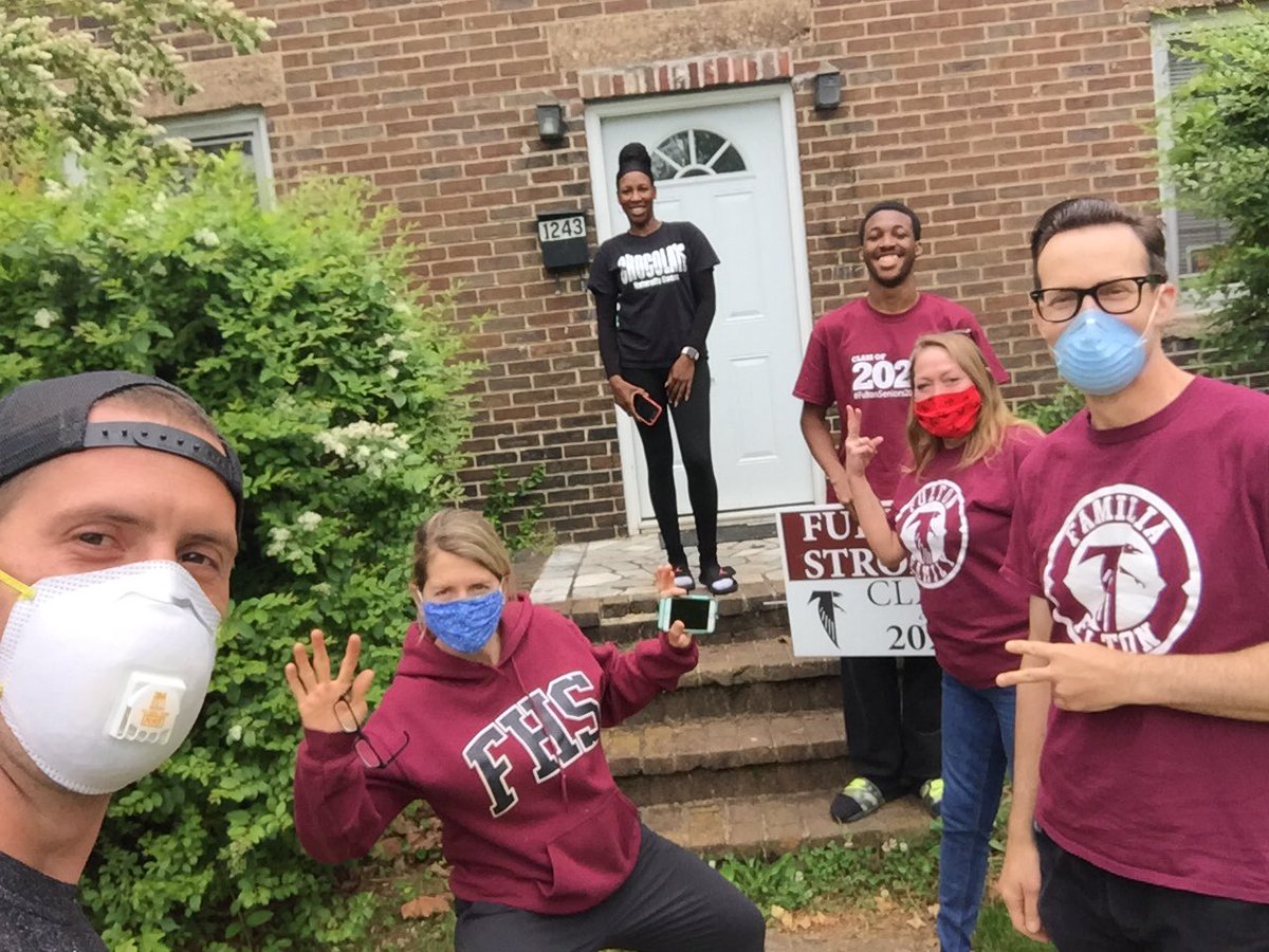 aclowfalcon's tweet photo. Had a great day celebrating with some great seniors and fellow staff @ELL_MrDOTY @KWilkFulton @fultoncarolc #FultonSeniors2020 #fultonfamily #yardsigns https://t.co/OqB5jknKtz