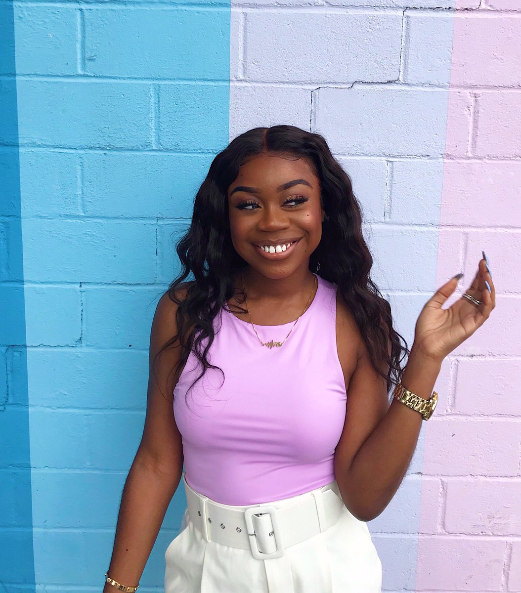 lizsmarttt's tweet photo. I got accepted into medical school!The journey was not easy but God is SO faithful! I cannot thank God enough! Dr. Smart coming 2024! 🥳#MDloading #Godisgood https://t.co/s3si8bmn9x