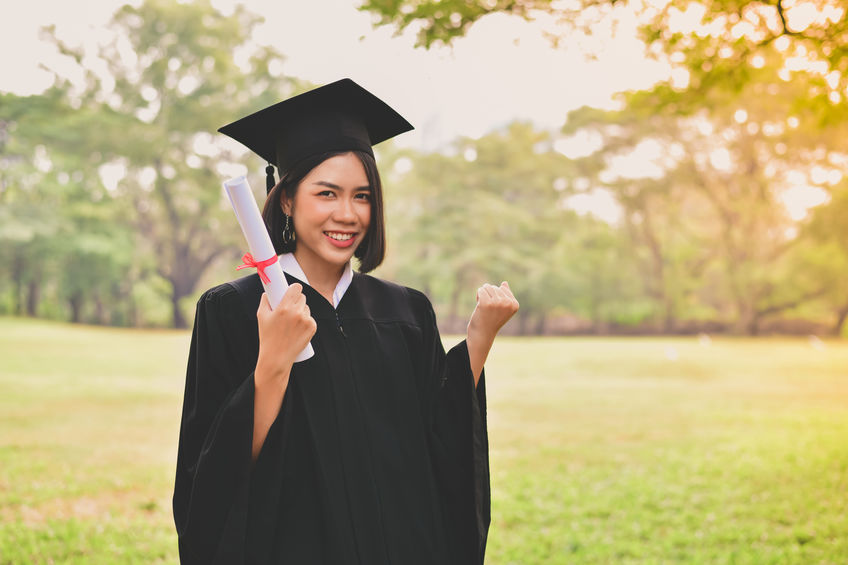TotalEntertainM's tweet photo. Graduation season is  here and although times have changed it is important to make this day special! Check out some fun ways to celebrate graduation this year! https://t.co/fYr9WIsCgt https://t.co/v9F5YWSVy0