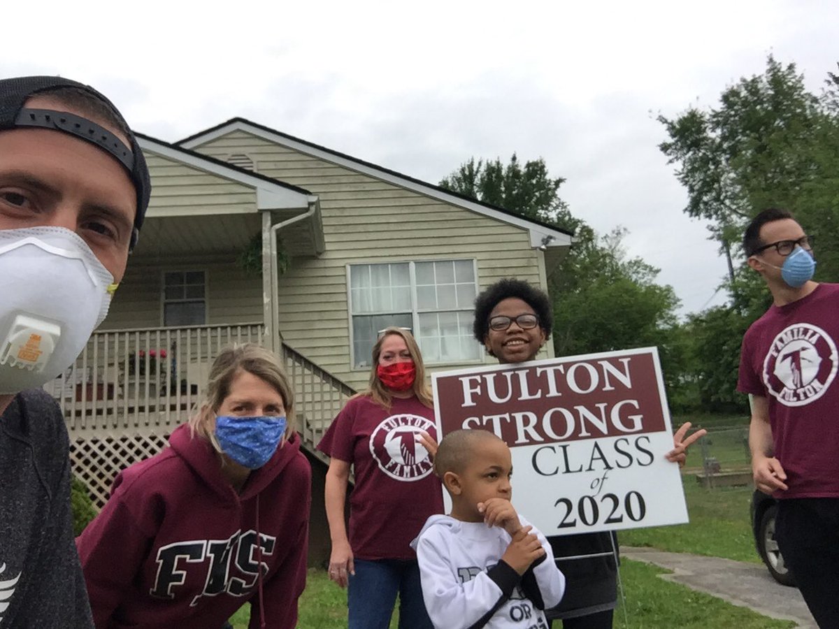 aclowfalcon's tweet photo. Some more pics from  our day celebrating some great seniors @ELL_MrDOTY @KWilkFulton @fultoncarolc #FultonSeniors2020 #fultonfamily #falconstrong #yardsigns https://t.co/8zBA7Zp7NM