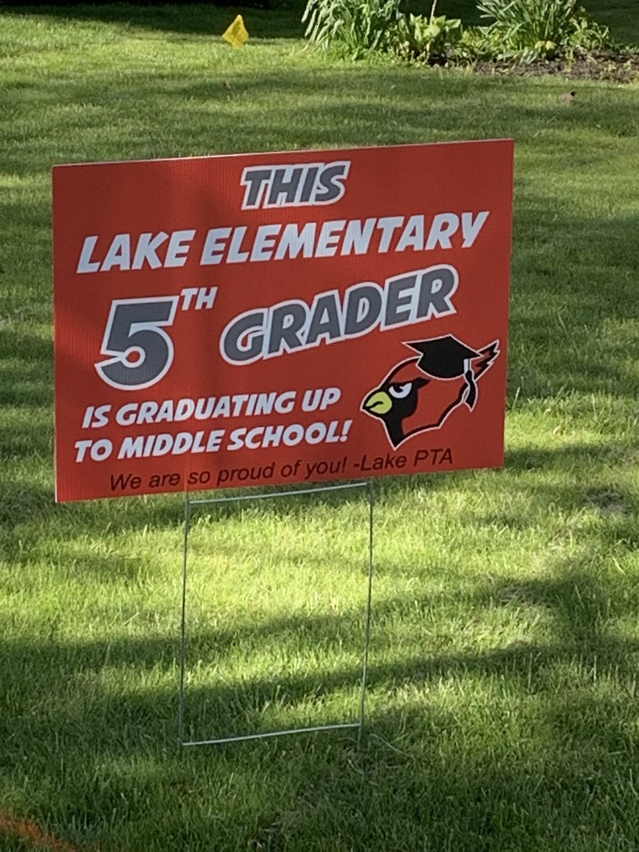 Tonight some of our amazing volunteers delivered yard signs to our 5th graders!!! ❤️❤️❤️