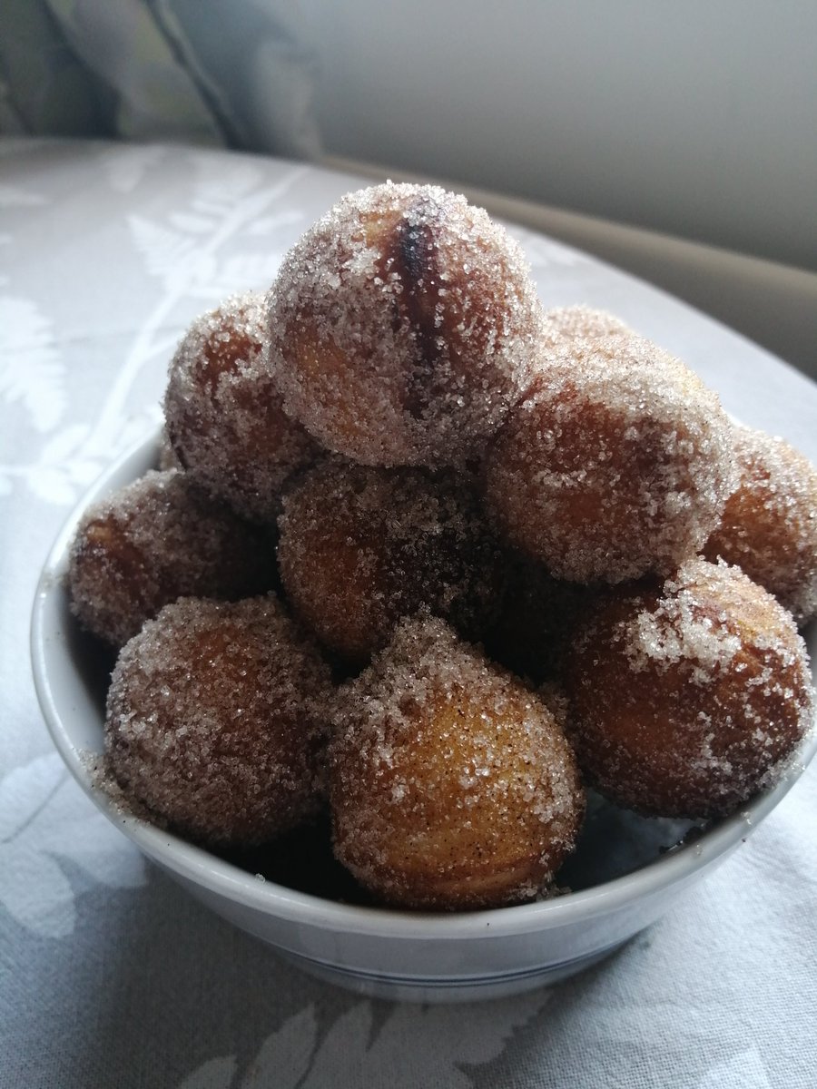 RebeccaRecipes1's tweet photo. @TimeOutLondon Ive been making  doughnut bites, dinner rolls and crispy morroccon style chickpeas during quarantine @TimeOutLondon @TimeOutLondon @TimeOutLondon https://t.co/b10tec5487