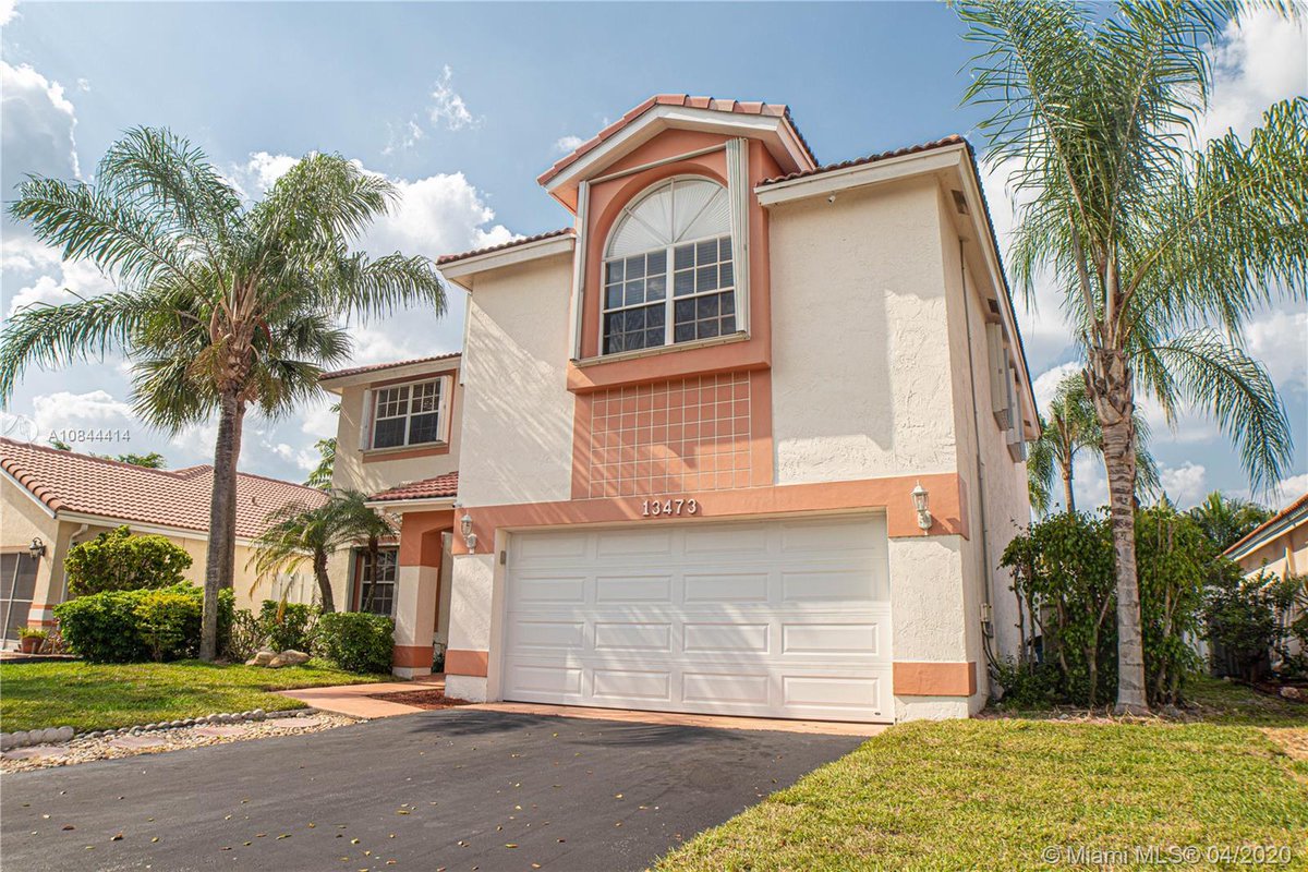 VelezPremier's tweet photo. The long house hunt is finally over. Contact me now for a showing! #homesforsale  https://t.co/M3qfTpquqd https://t.co/RS0GpEnEqD