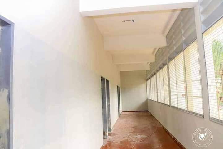 DBenteke's tweet photo. La réhabilitation des homes de l'université de Kinshasa, sous l'impulsion du chef de l'État @fatshi13 .

@CivuadiKalanga @normel_kabeya @JPinganay https://t.co/uWpdYBOg0P