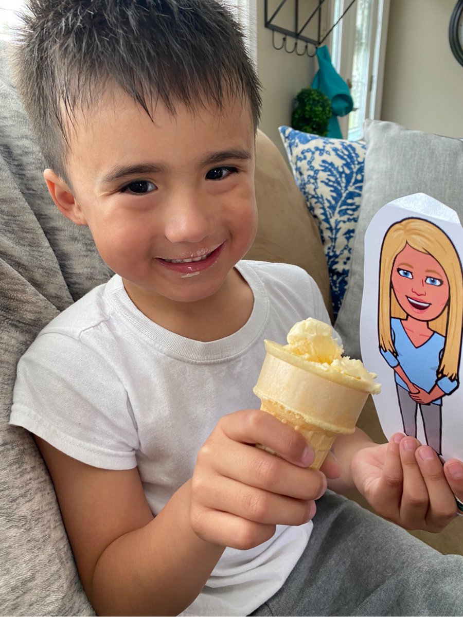 d61lupella's tweet photo. More adventures with Flat Mrs. Lupella!! So much fun! 🍦🛴 #d61learns https://t.co/YoV0mx0PNq