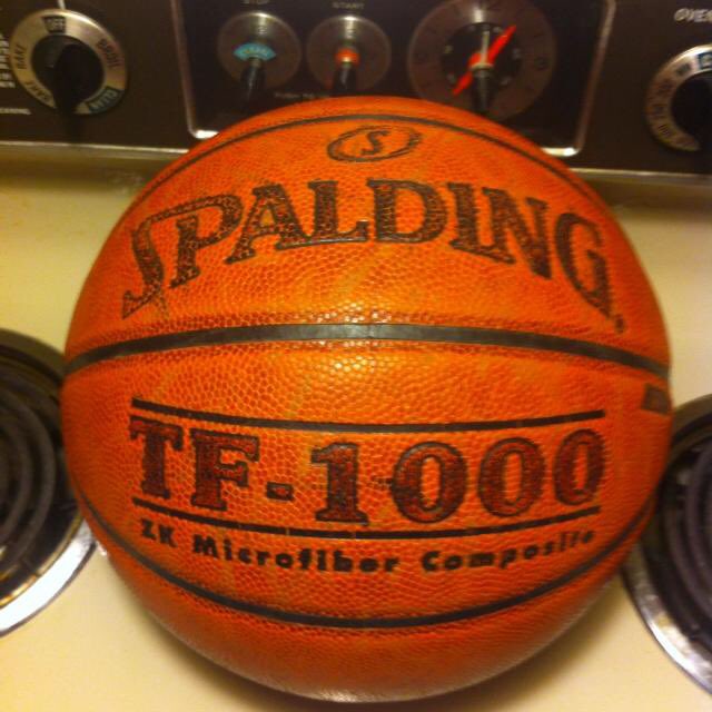 tomhaberstroh's tweet image. Shouts to the Spaldiing TF-1000 ZK Microfibers, the Lexus of basketballs in the 90s