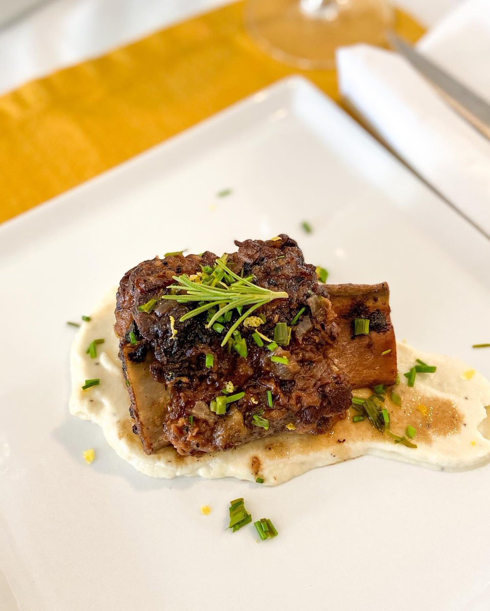 Cucharamia's tweet image. Short ribs al horno en puré de coliflor #food #foodie #CocinaYVino #cocino