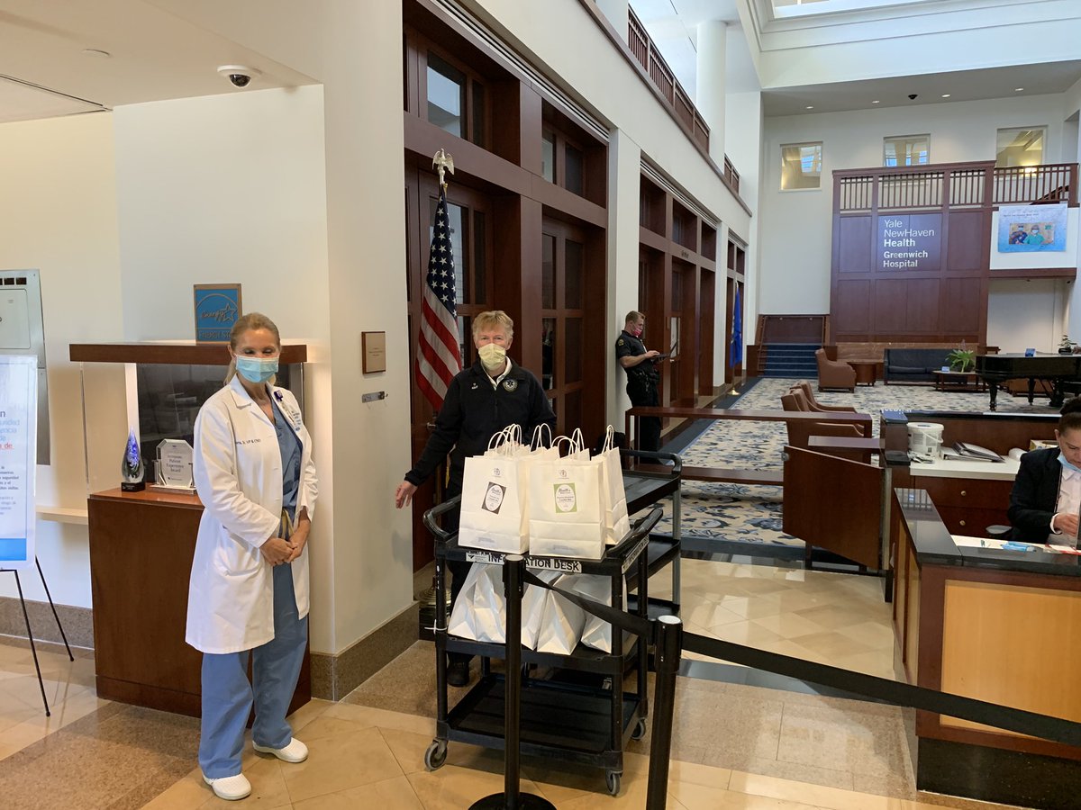 DoctorTro's tweet image. I was tired of companies like @krispykreme @BurgerKing donating diabetes to our healthcare workers

So I teamed up with my wife’s company @RBGmix &amp;amp; we donated 300 cookies made with almond flour &amp;amp; monk fruit (no sugar, 2g net carbs) to Greenwich Hospital

doctortro.com/rosettes-baked…