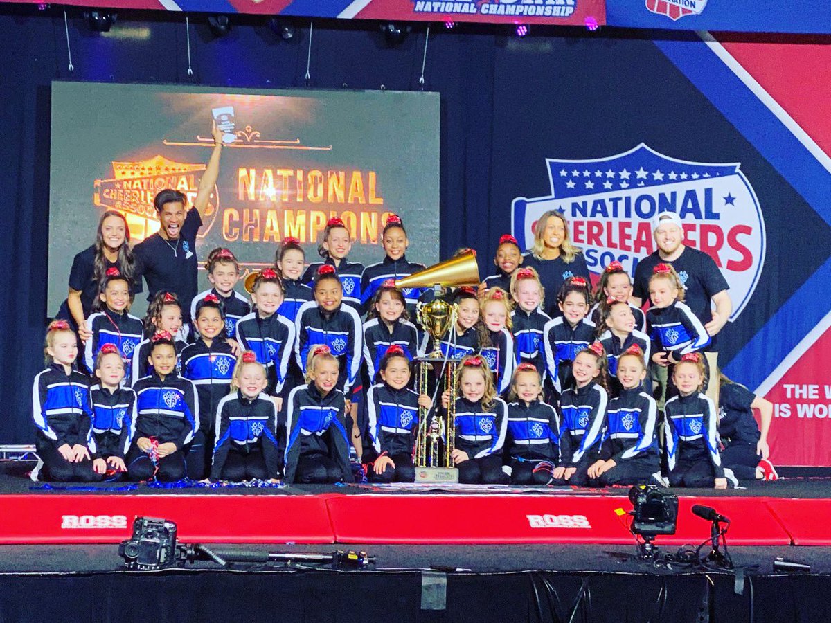 Leg_edd's tweet photo. AttenHUT!!! That is a wrap for the 2019-2020 @CA_Astrocats #redlipsforthewin https://t.co/vJgj6S70J4