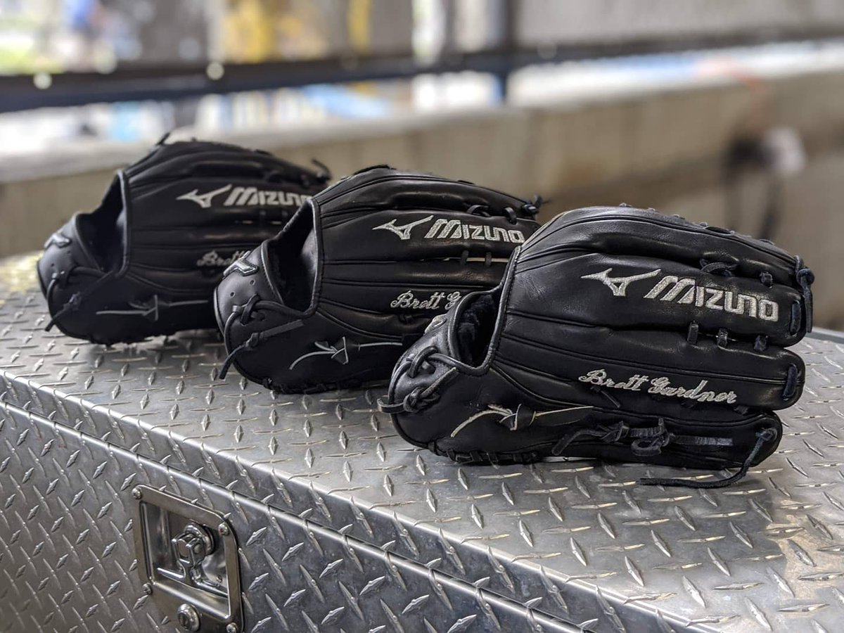 MizunoSportsUSA's tweet photo. ๐ฅ Brett Gardner's latest leather. ๐ฏ๐ฏ๐ฏ #MizunoCraftsmanship #progloves #baseballgloves https://t.co/5mz0MYQktJ