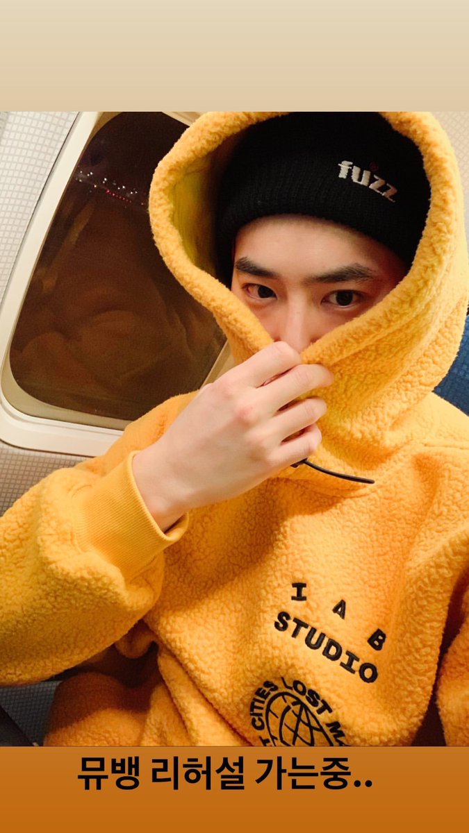 exo0324shr's tweet photo. キラキラリーダーすほちゃん✨
いってらっしゃい‼︎
身体に気をつけて、元気でいてください。
すほちゃんに会える日を、EXOが全員揃う日を、全力で待ってます‼
#︎준면아_영원이란게있다면_우리얘기일거야
 #준면이_기다리는시간도_행복해
#SUHO https://t.co/vjnWiWzH9x