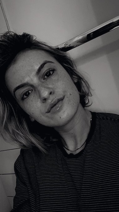 beginning of the tine when my brows were powerful https://t.co/zrLeT5GqiH