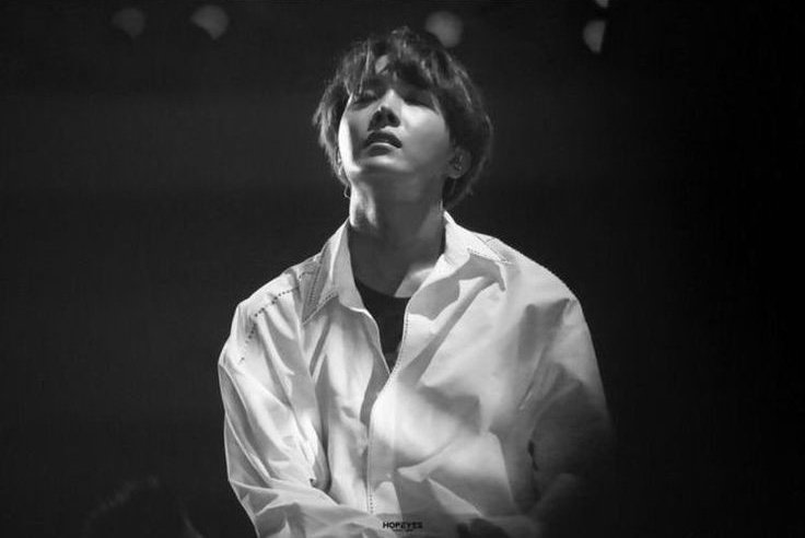 Hoseok black and white : A dangerous thread  #JHOPE