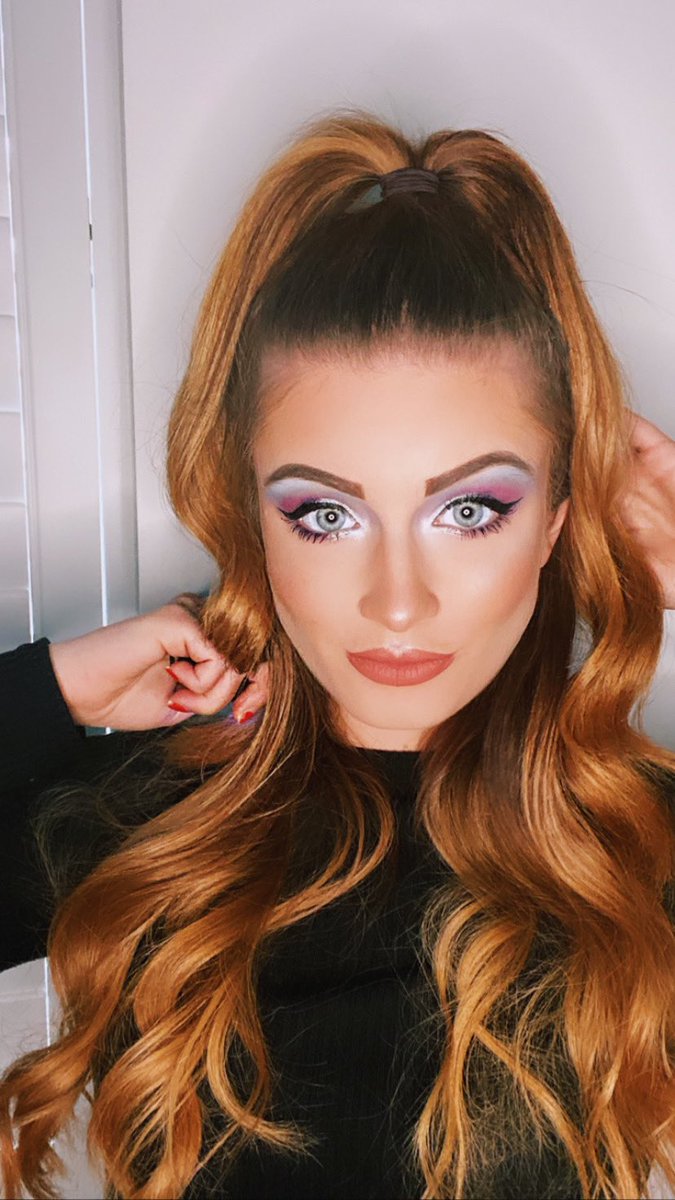 scratchspellman's tweet photo. I got @Roxxsaurus x @MakeupRVLTN  palette today. It’s the first time I’ve been brave enough to try out some colourful eyeshadows. Pretty happy with the results 🦄🦋✌🏻 https://t.co/1Cw3lPTyBo