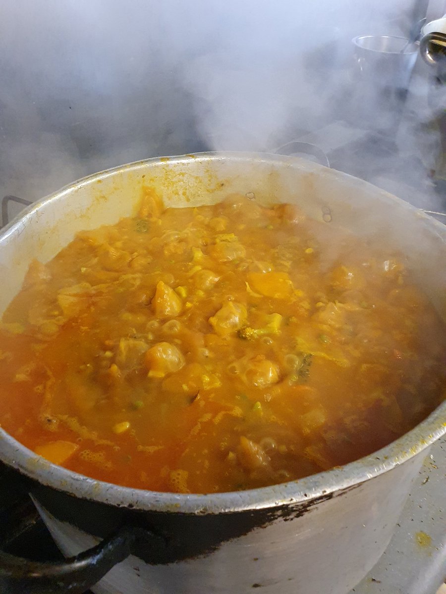 BBSC_Official's tweet photo. BBSC cooked fresh vegetables curry for NHS staff croydon. Mayor of croydon cllr Humayun kabir helping with preparation. Thanks mayor @cleanstreetstu @TulipSiddiq @Leila4Norbury @Cllr_Alisa @LabourSJ @riverdancefan @MinsuR @CllrShafi_Khan @CalltonYoung @jgc1966 @ali_Croydon #croyd https://t.co/x5YdBczDgX