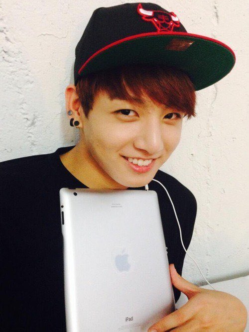 almost all of jungkook’s selcas since debut ー a long ass thread