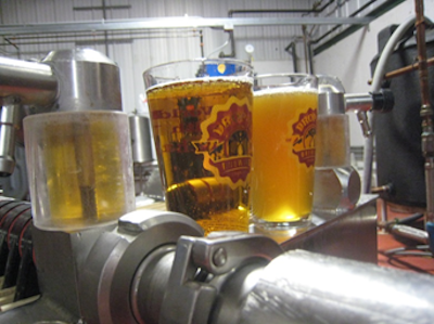 Hazy Boi vs Crispy Boi! Join Steve Parkes, Head Brewer <a href="/DropInBeer/">DropInBeer</a> and Lead Instructor at the American Brewers Guild tomorrow for more on the appearance and flavor of beer plus little bit of sciency stuff! vermontbrewers.com/virtual-exbeer…