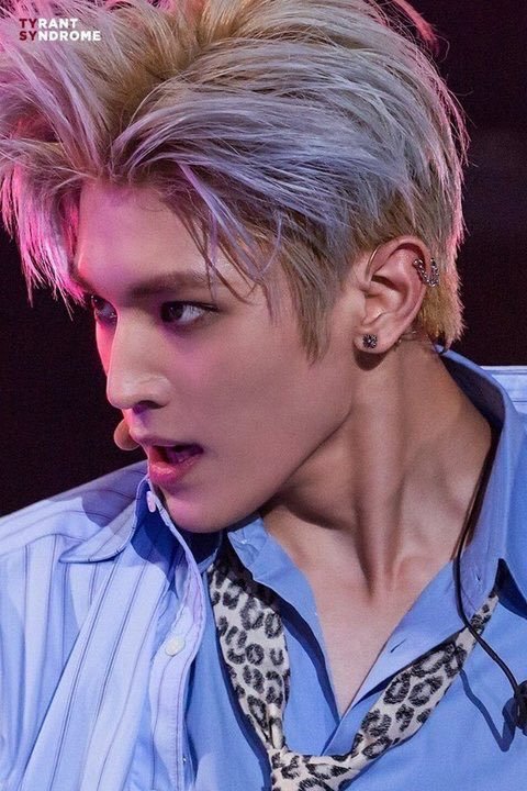 Taeyong beautiful sharp gazeI'm literally in love with his gaze whether it is soft or deep