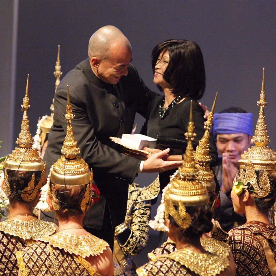 Heureux Anniversaire à Sa Majesté le Roi du Cambodge !