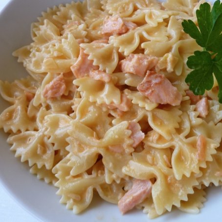 farfalle al salmone, or bowtie pasta with salmon and cream, if you like.easy to cook, melts in your mouth, would recommend.