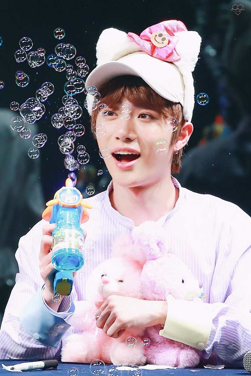 kpop idols with bubbles: a long and very devastating thread