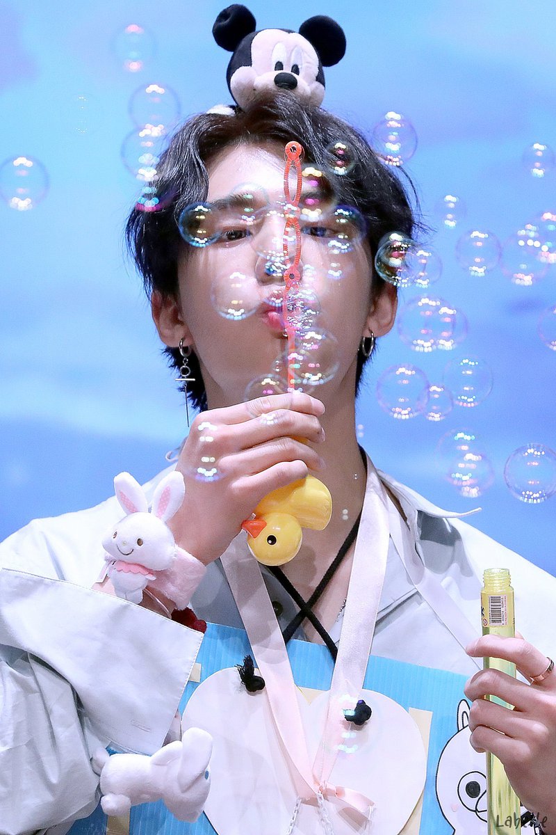 kpop idols with bubbles: a long and very devastating thread