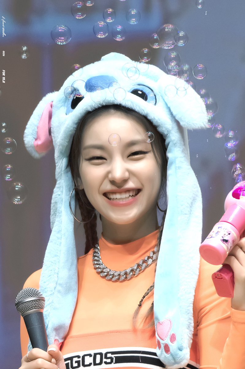 hyunjin - stray kids       yeji - itzy