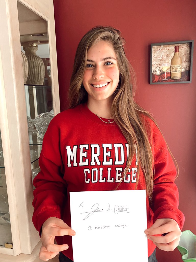 LindseyCirillo's tweet photo. The secrets out! Congratulations @jenna_cirillo on officially signing to play golf at @MeredithCollege ! You’ve worked so hard for this &amp; I can’t wait to watch you do big things little sis❤️🏌🏼‍♀️ https://t.co/QXLZ2BjHbr