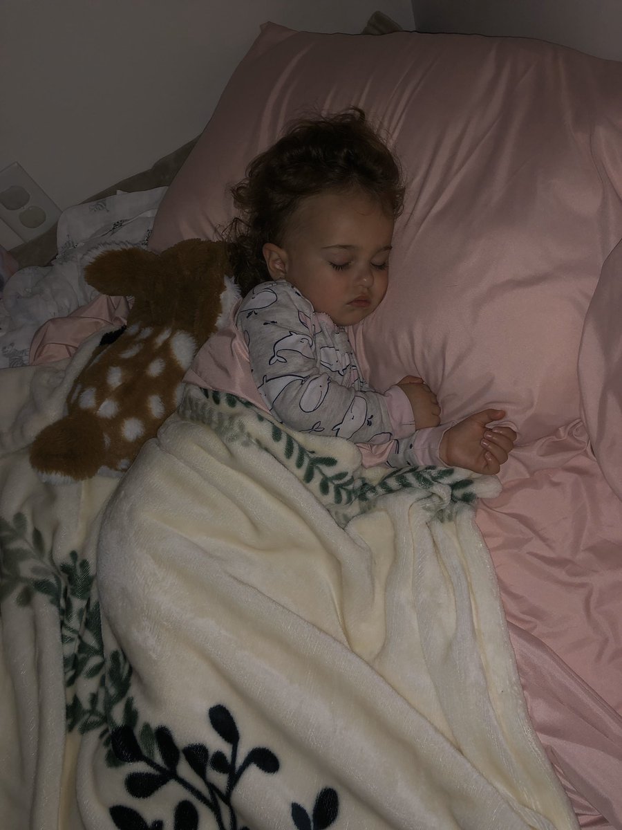 JordanAliseee's tweet photo. Update on my life: I make cute kids and I’m over being pregnant 🙃 https://t.co/i9DGs4DCyI