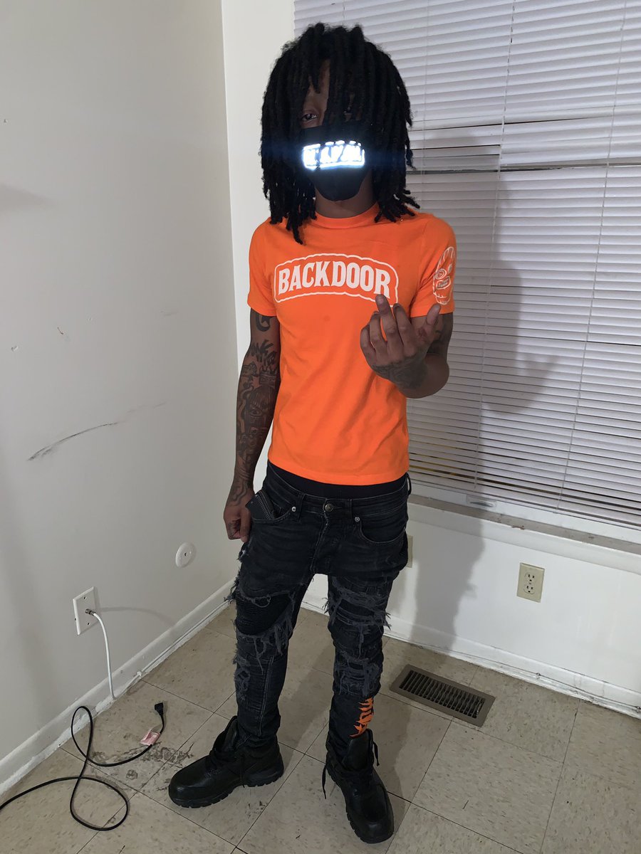1FrizzySS's tweet photo. they said that BACKDOOR damn near closed i said it’s BACK OPEN 🤝 #SS https://t.co/BNDa5k7eli