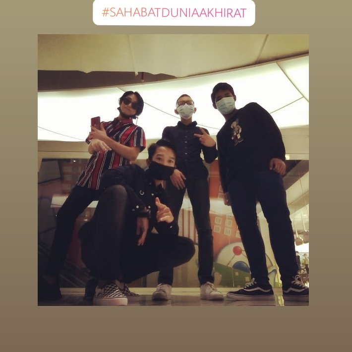 ShahzuwanF's tweet photo. Bergambar dgan member sumpah aku cakap memang banyak kenangan tauu https://t.co/jR0VGqaJpw