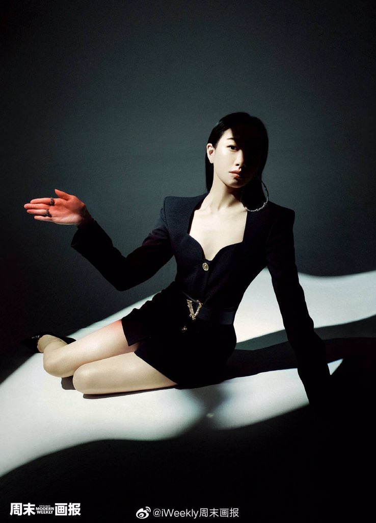 All4Song's tweet photo. 200514 #ModernWeekly’s
#宋茜 enter the public’s eye accompanied by the influence of the process of K-pop, spreading throughout Asia and even the world. Her growth path represents a new way of making artist and also highlight a brand new idol vision #SongQian #VictoriaSong
(1/3) https://t.co/axNMcCZBOJ
