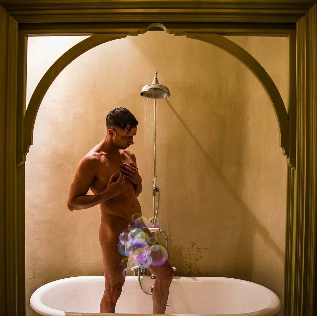 NUDITY FOR THE REST OF THE DAY #NUDITY #MORNING #SHOWER #GAY #POTD #instadaily https://t.co/cDZNDlhsLJ