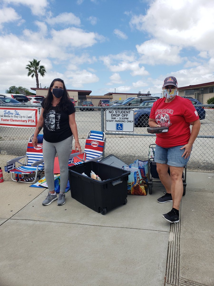 FosterWildcats's tweet photo. Foster teachers keeping students connected to learning! Getting materials out there at a distance. Way to go! @sdschools #bettersd #distancelearning2020 #DistanceTeaching https://t.co/9L74OAvSTT