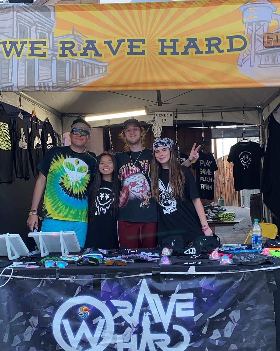 weravehard's tweet image. Good Times with Good Folks😁WE RAVE HARD FAM💯 @_bluntsnblondes 
#weravehard #riddim #dubstep #edm #rave #raver #ravegirl #edc