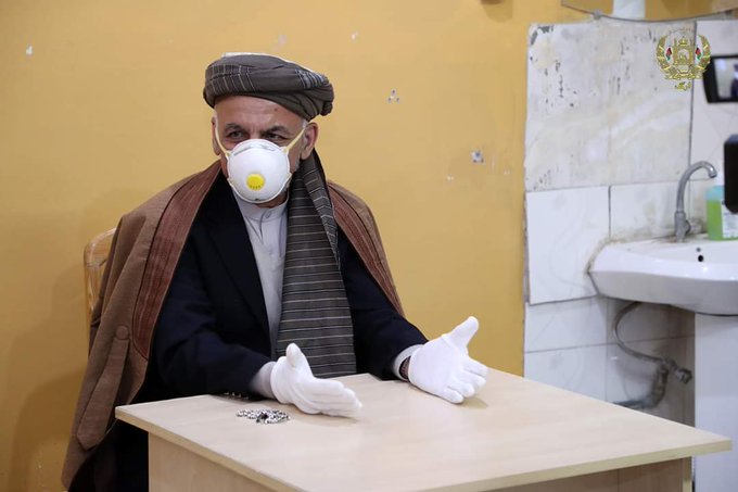 jaafari4201's tweet photo. هر حکومتی در اینگونه مواقع تروریستها را به دار می کشند،از خانواده های مصیبت دیده دلجوی مالی می کنند نه اینکه لباس قربانیان را بپوشند و تسلیت بگویند و دیگر هیچ تا جنایت بعدی همین قصه و همین روش کاذب  #KilledMothersWithBabies https://t.co/01de8HWTxn
