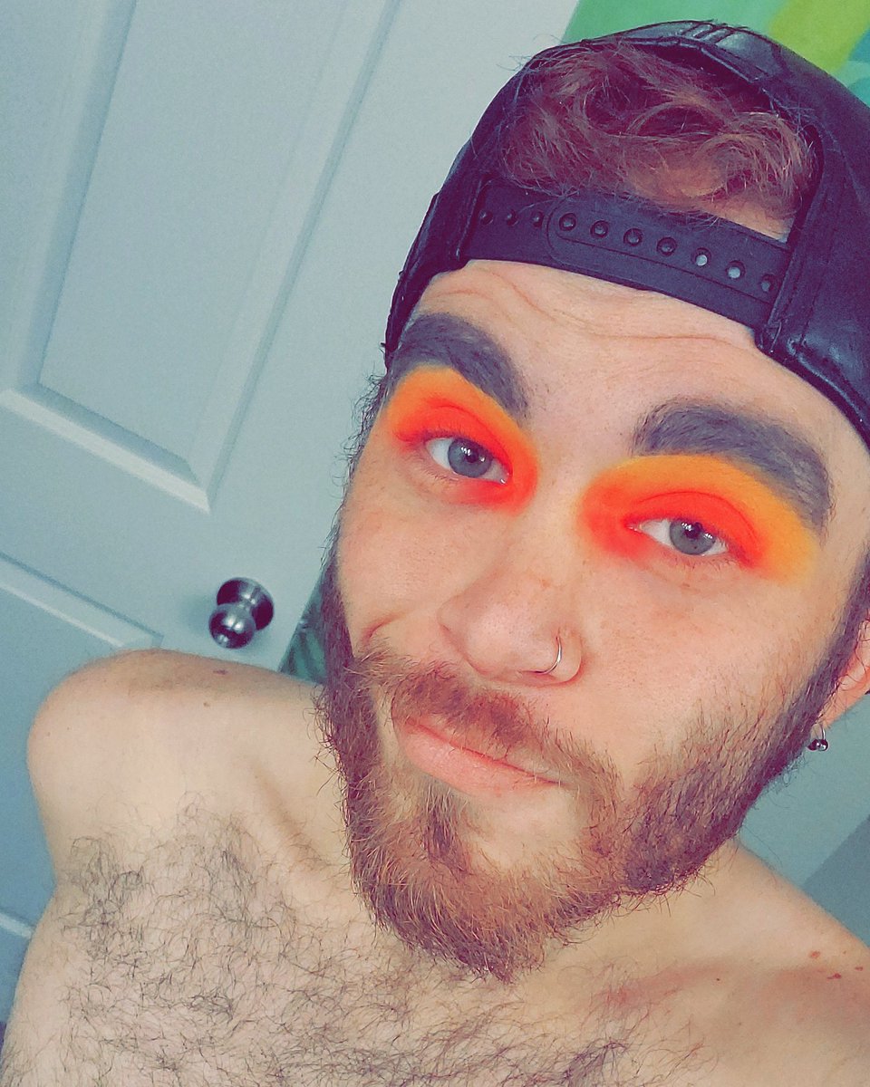 RuhRohRenzo's tweet photo. Who said boys cant wear eyeshadow? My pallet has some bright ass colors... #makeup #eyeshadow #boyscanwearmakeuptoo #makeupisforeveryone #gay #gayboy #orange #Phoenix #fiery #sunset #firsttime https://t.co/QUBOFGMN6s