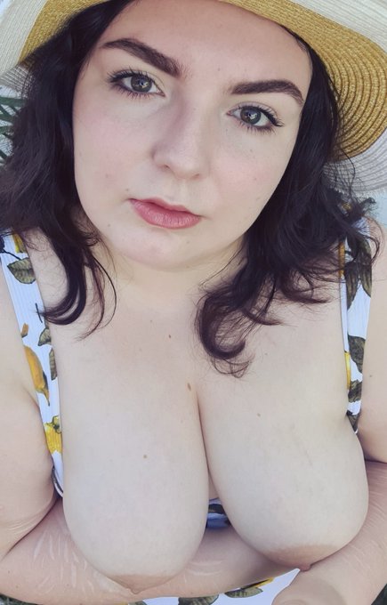 Stare into my eyes when you cum inside me. 🥰 https://t.co/9kNK9ASLj5