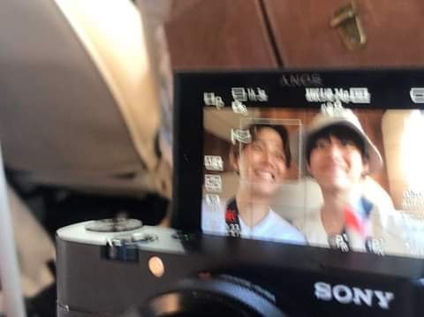 gelcanaleja's tweet photo. taehyung posted these pictures on weverse then deleted it,, but whoops armys are fast 😗🤙 https://t.co/cdB7sjZktM