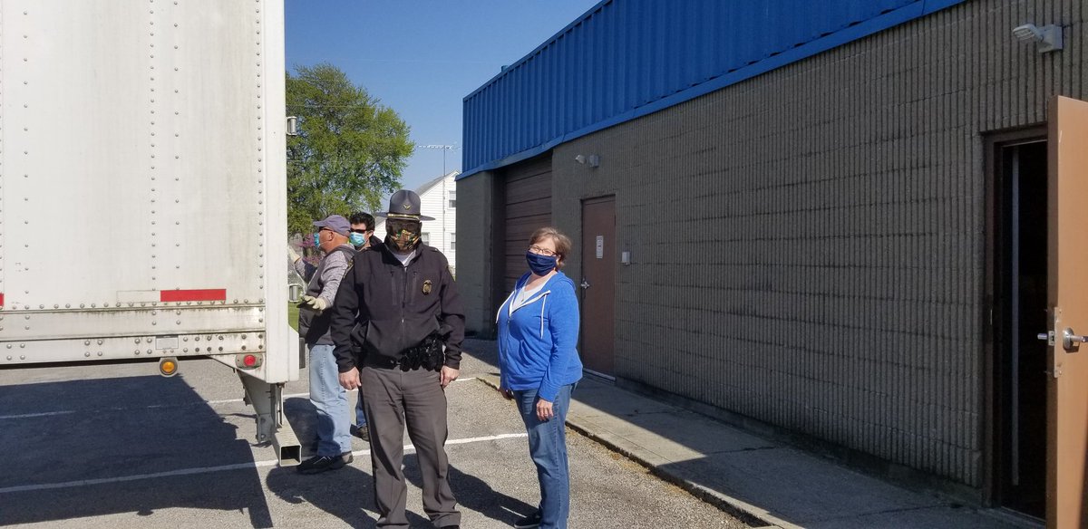 marion_co_ema's tweet photo. Thank you to @ODOT_Statewide for bringing our county PPE supplies from @OHdeptofhealth and @Ohio_EMA! Special shout out to our ODOT drivers, @OSHP's Lt. Lance Shearer and @marion_co_ema's Nancy Tromm for helping me unload today! 😊😷 #PartnersInPreparedness https://t.co/oKmbrj96e7