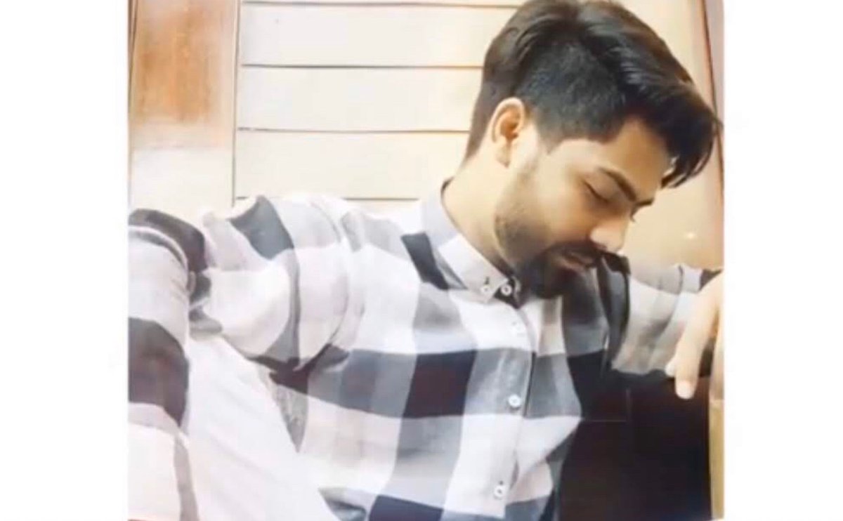 IsmailJibran's tweet photo. Me : Tum Ek Kasam Nibhane Se Dar Gayi Mujhe Tumrahi Kasam De Kar Hazaro Ne Luta...😏 https://t.co/SdqjFvRRKl