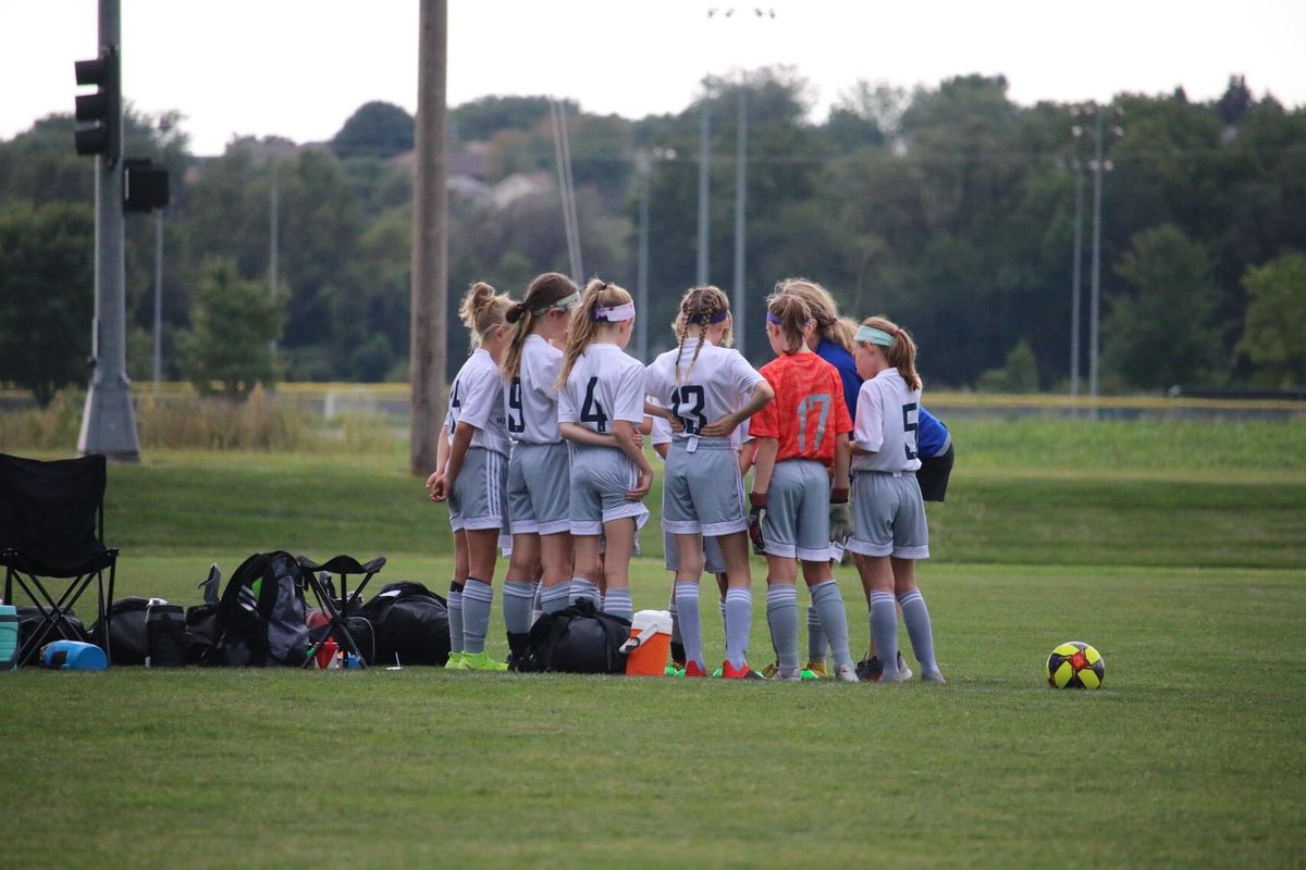k_smittty's tweet photo. One thing I love about this young group is their relentless attitude to never stop putting in the work. The future generation of players is bright and I can’t wait to see what’s in store for them! #09elite ⚽️ @SeanSOFC #supportingourplayers @SportingOmahaFC https://t.co/X7XuHNxRHv