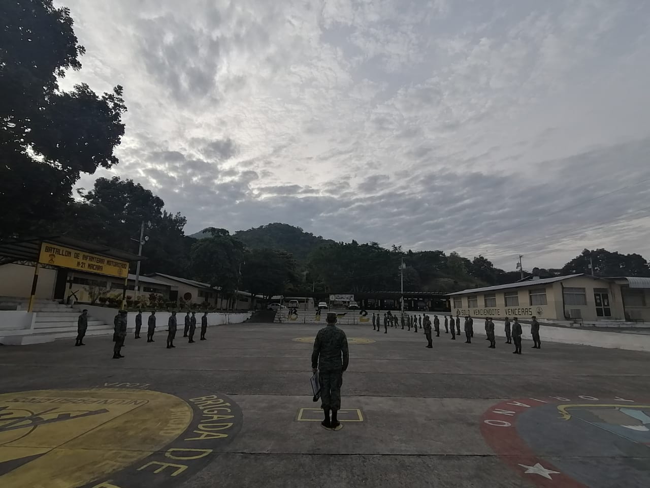 httpspbstwimgcommediaEX8CpzqWAAYJk3kformatjpgnamelarge